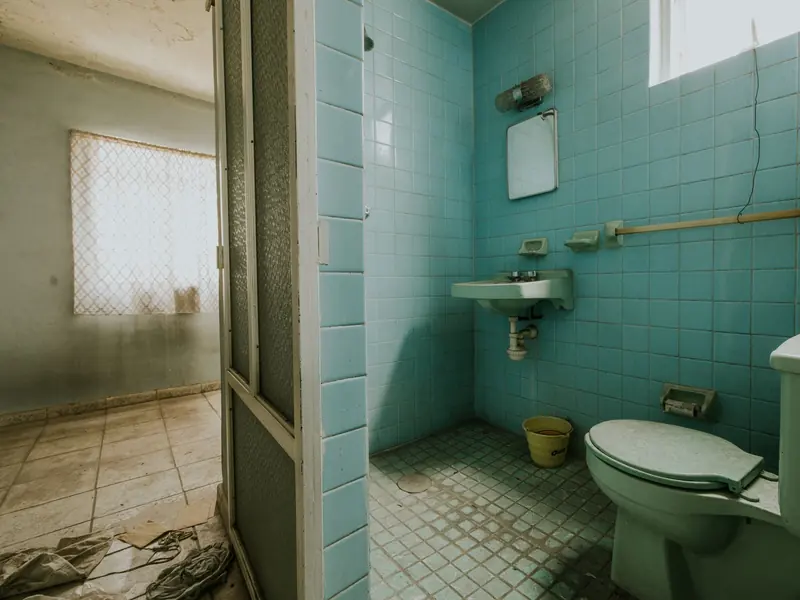 Move-out clean, bathroom — Marina studio — Before